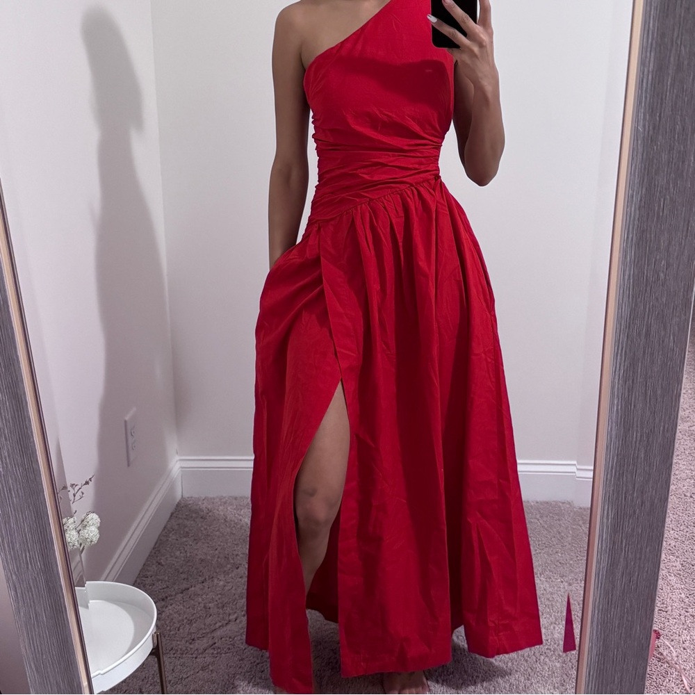 Elegant Red One-Shoulder Dress